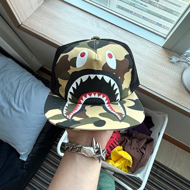 베이프 메쉬 샤크 모자