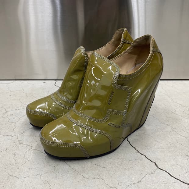 드리스 반 노튼 페이턴트 웨지 힐