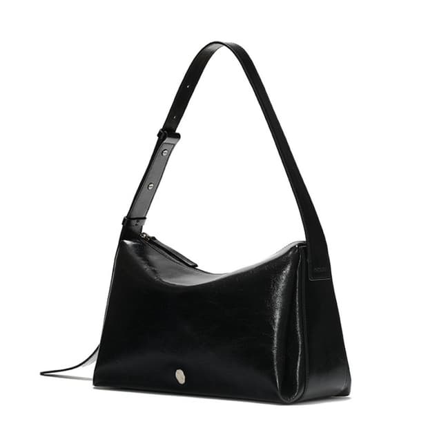 오스트카카 소프트 숄더 레더 블랙