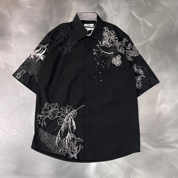  빈티지 자수 히든 버튼 하프 셔츠 y16329