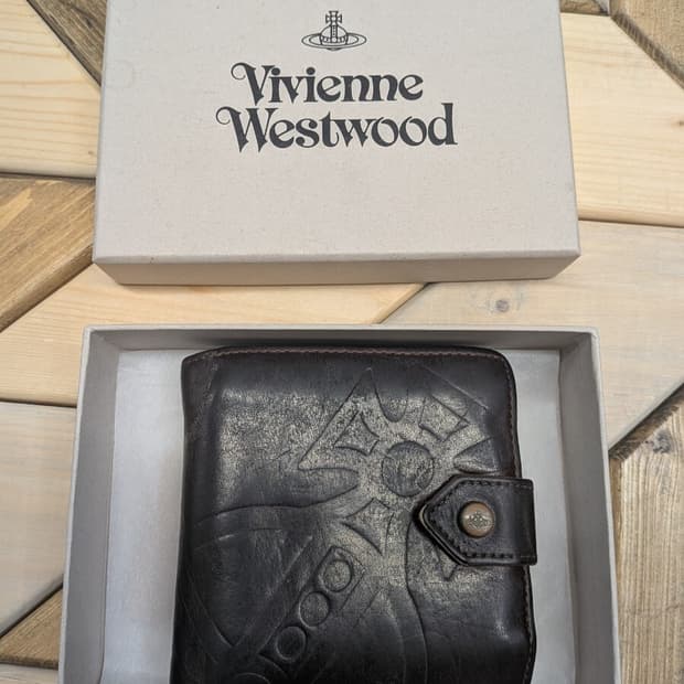 비비안 웨스트우드 망지안트 오브 오일레더 지갑