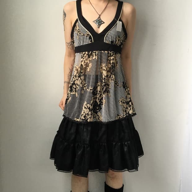 Dot flower pattern point sleeveless