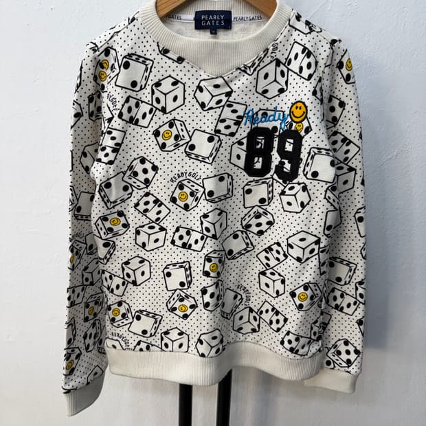 정품) 파리게이츠 여성 다이스 패턴 스웨트 맨투맨 1ㅋ