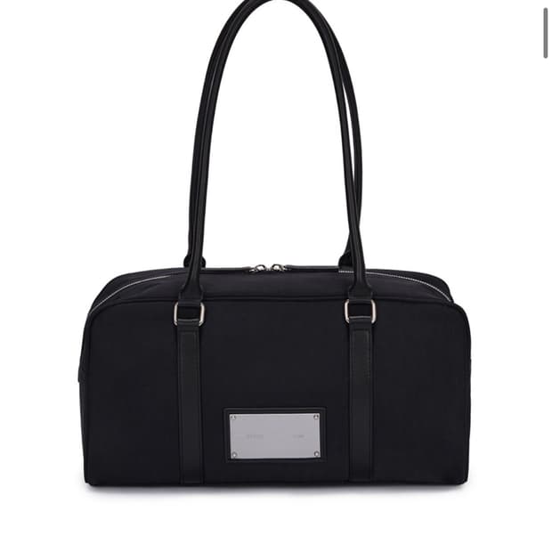 SPORTY TOTE BAG IN BLACK