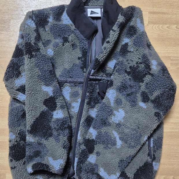 앤드원더 그라미치 카모 플리스 자켓