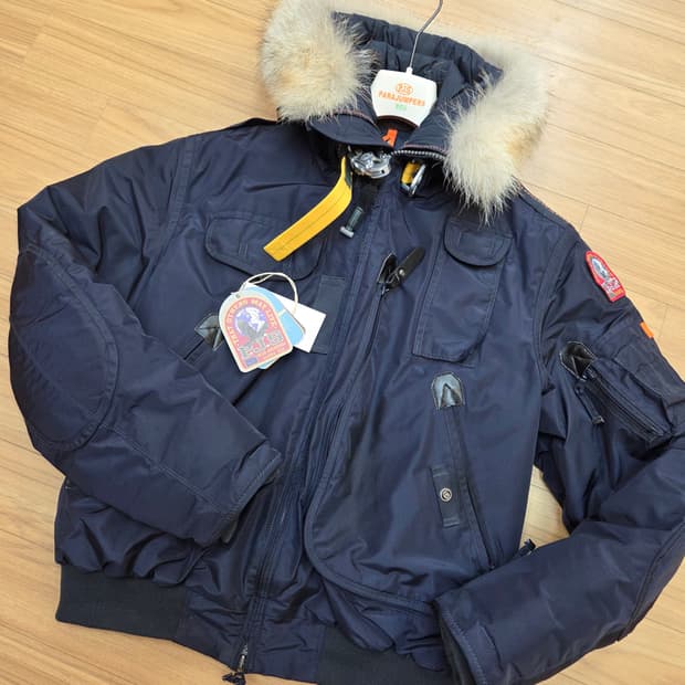 파라점퍼스 남성용 고비 패딩 네이비 색상 XL사이즈 판매합니다. 택 달린