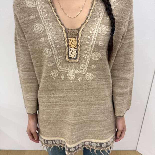 oil tycoon ethnic warm knit top