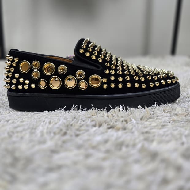 크리스찬 루부탱 스터드 슬립온 블랙 38