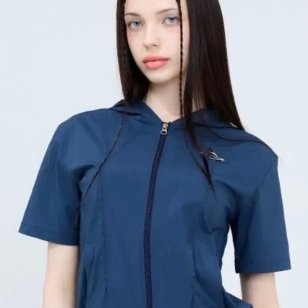 러브이즈트루 반팔 윈드브레이커