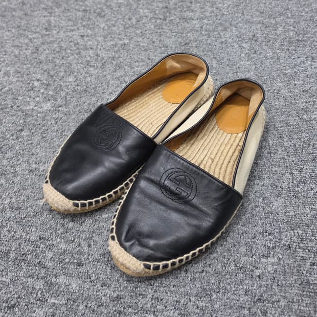 구찌 GG 인터로킹 시그니처 레더 에스파드류 슬립온 36