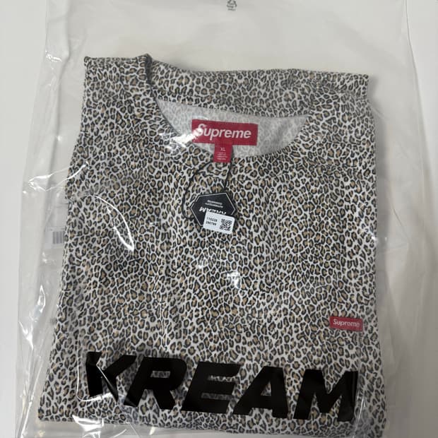 (새상품) 슈프림 스몰박스 티셔츠 반팔 레오파드 - 25FW  XL사이즈