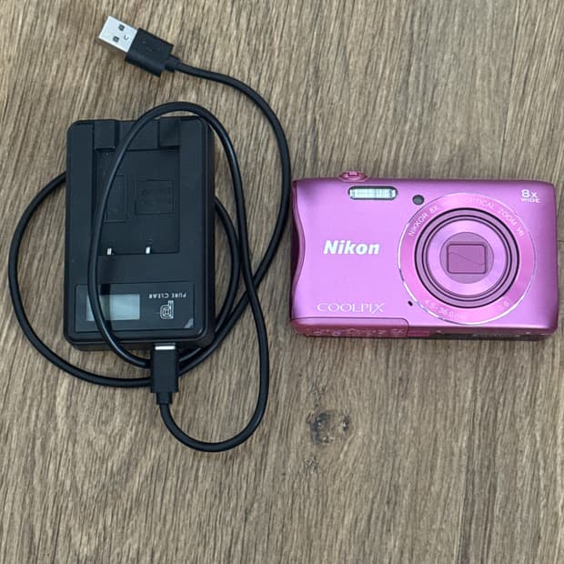 Nikon coolpix s3700