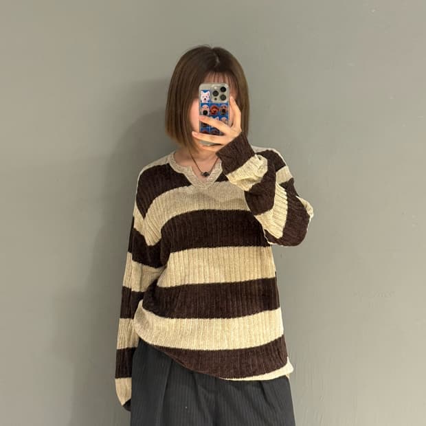 brown stripe pattern knit sleeve
