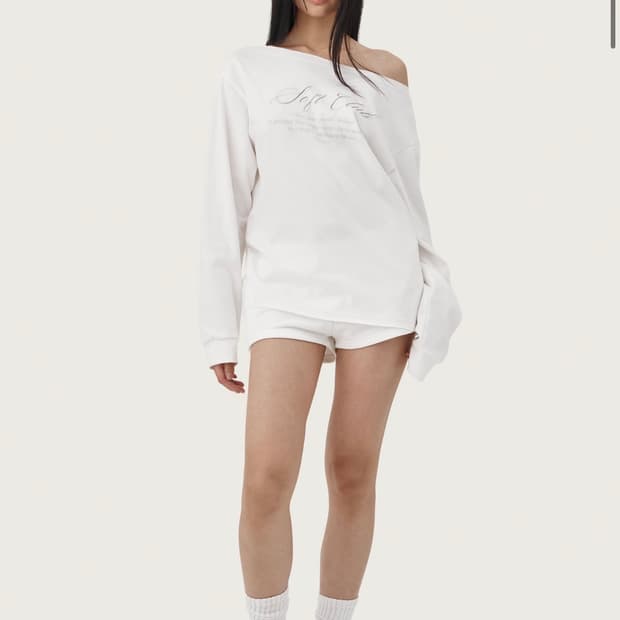 클리시어 soft club 원숄더 스웻셔츠 화이트