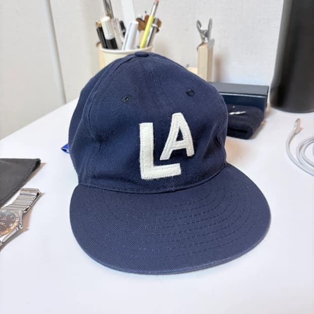 Ebbets LA 볼캡 네이비 이벳필드 볼캡 팝니다!(주우재 착용)