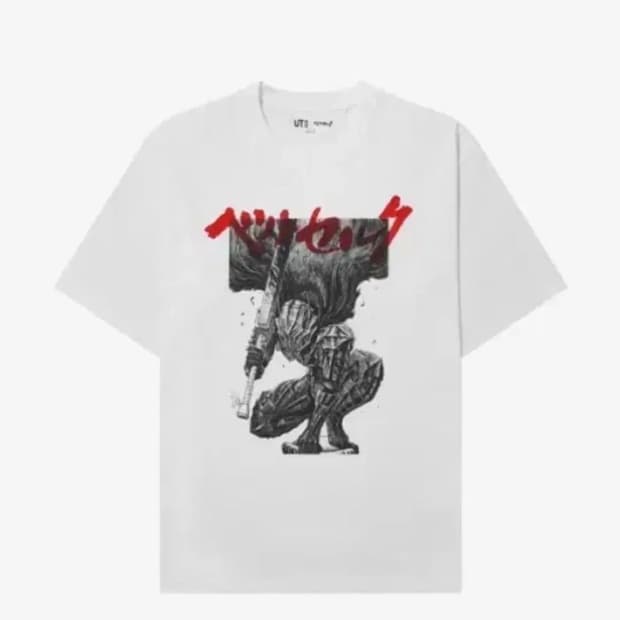 유니클로 베르세르크 반팔 티셔츠 화이트