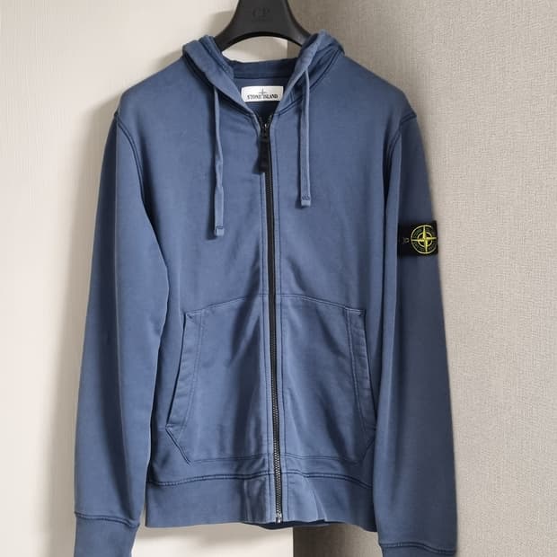 스톤아일랜드 와펜 후드집업