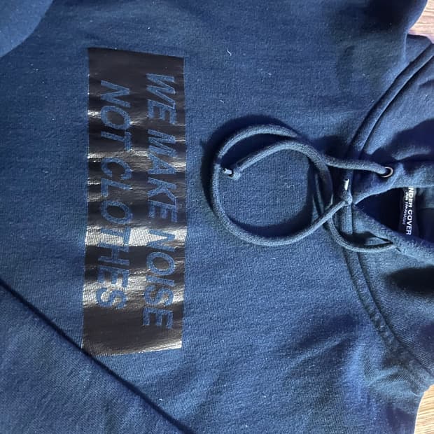 언더커버 “we make noise not cloths” 후드티