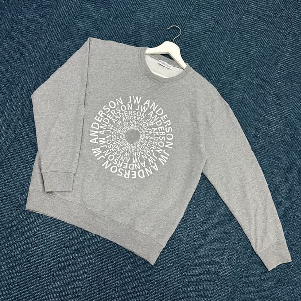 [L] JW앤더슨 맨투맨