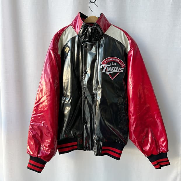 데상트 LG 트윈스 구 유광 베이스볼 점퍼 100