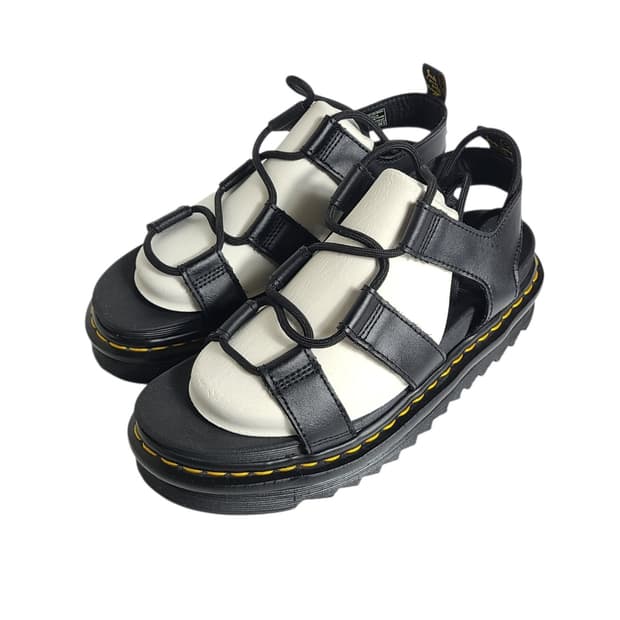 240-245) Dr.martens 닥터마틴 나틸라 샌들 블랙