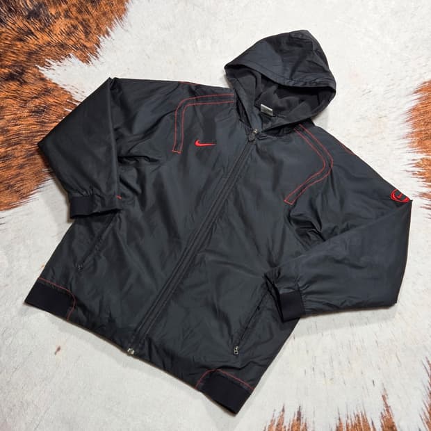 00S 나이키 레드 스티치 블랙 누빔 점퍼