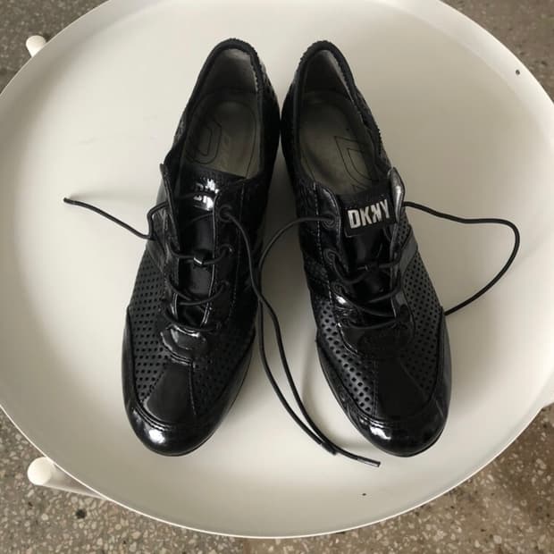dkny 디케이엔와이 빈티지 스니커즈 블랙 240