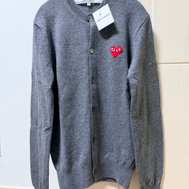 꼼데가르송 레드와펜 여성가디건 스몰