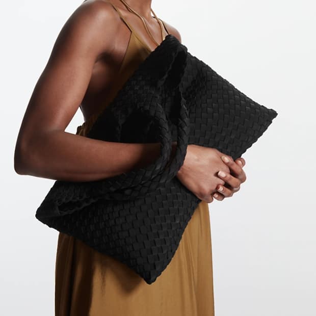 코스 브레이드 위빙 토트백