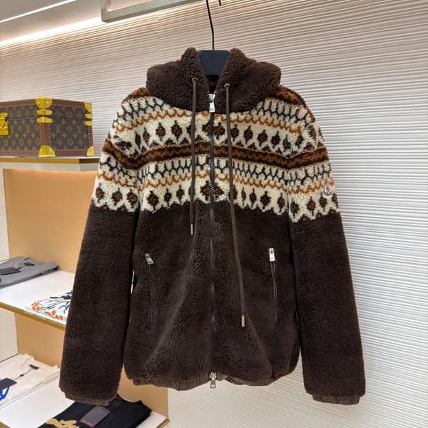 몽클 자켓 공용. 양모