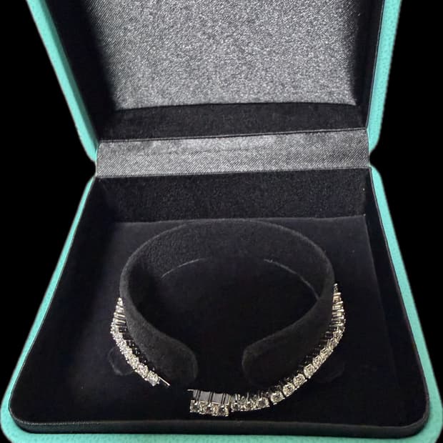 모이사나이트 테니스 3프롱 은팔찌