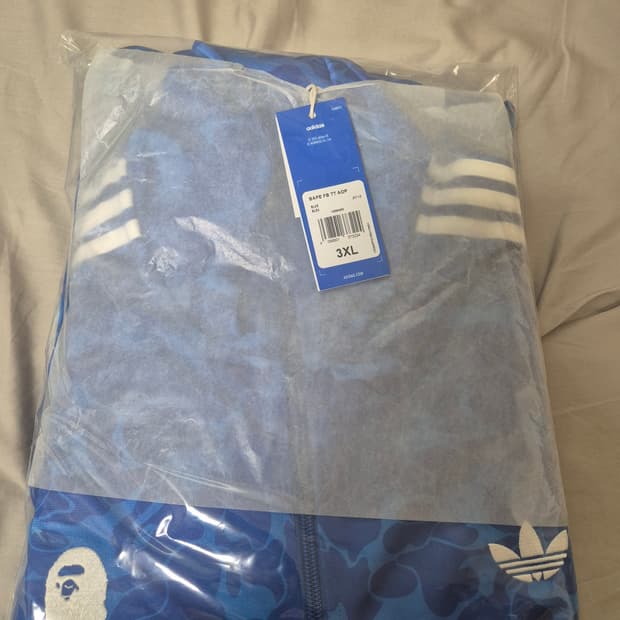 베이프 아디다스 트랙탑 블루(미개봉)