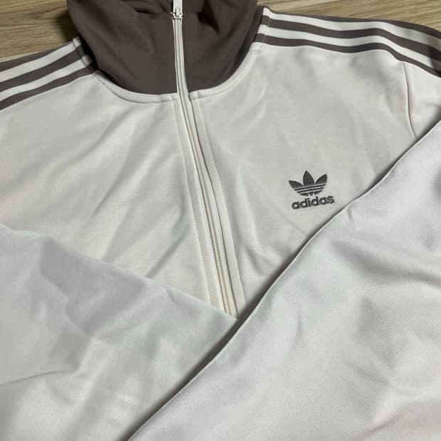 아디다스 바켄바우어 트랙탑 브라운L