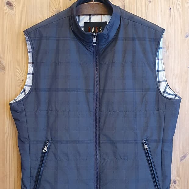 100.닥스 패딩 조끼