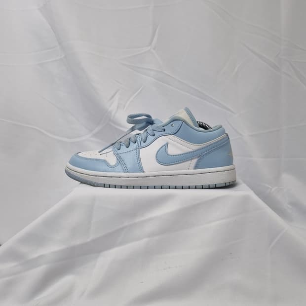 235 나이키 에어 조던 1 로우 화이트 아이스 블루