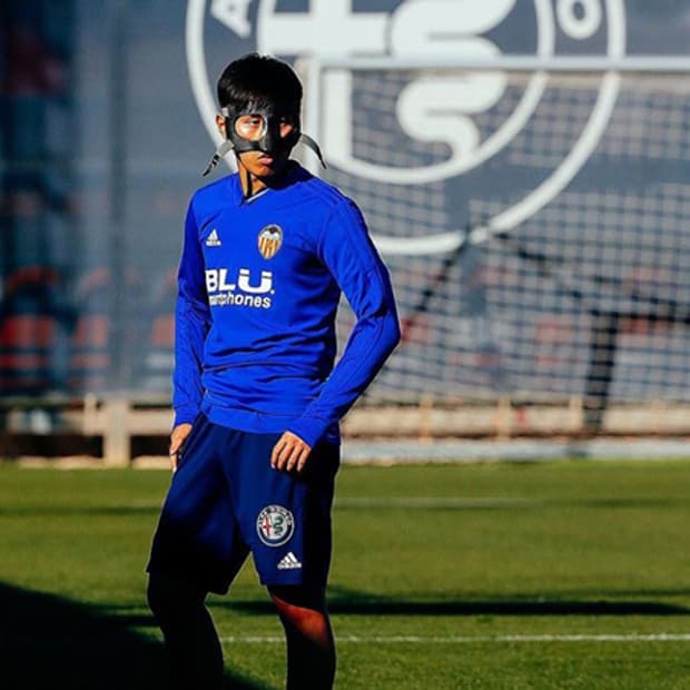 아디다스 발렌시아cf 트레이닝탑 웜업  M 이강인 축구 레플리카 유니폼