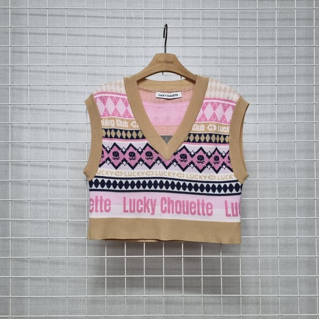 럭키슈에뜨 크롭 한소희 니트조끼  니트베스트 (새상품급)