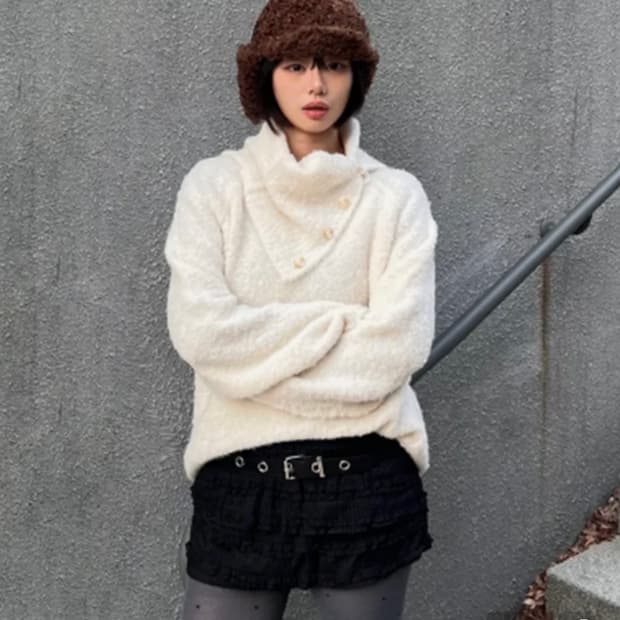 (현지 니트) 제너럴아이디어 넥 워머 루즈핏 부클 니트