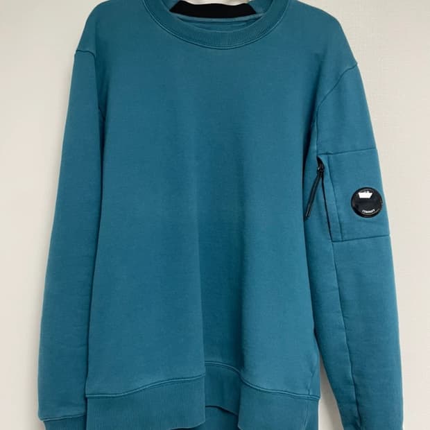 CP컴퍼니 맨투맨 m사이즈 판매합니다