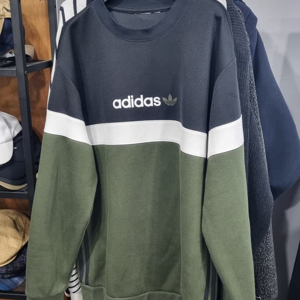 ADIDAS 가을 겨울용 로고맨투맨 100~105적당(가슴반품54) 공용