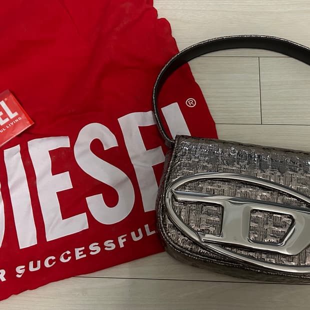 디젤 1DR 메탈릭 이펙트 숄더백 