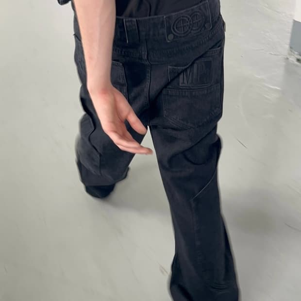 [M] 플라스틱프로덕트 MPa CALF POCKET PANTS