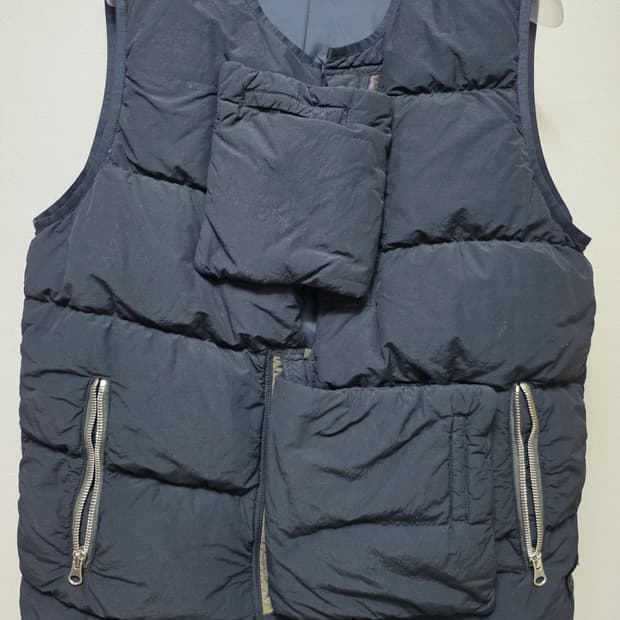 스톤아일랜드 블랙라벨 패딩 베스트 정품