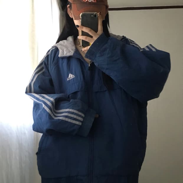 아디다스 90s 후드 누빔패딩