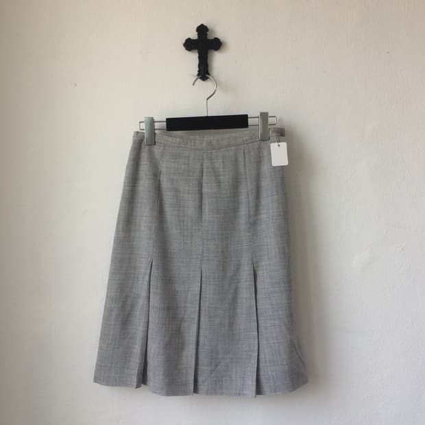 Pleats midi skirt