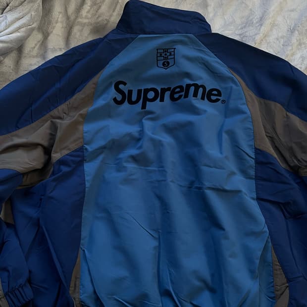 슈프림 s트랙 M사이즈 L사이즈 교환및판매