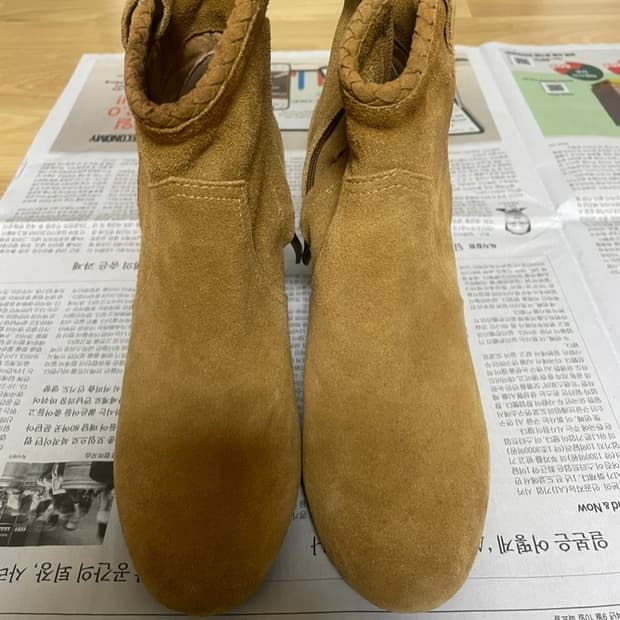 (마지막특가) 써스데이아일랜드 스웨이드 앵클 부츠 245