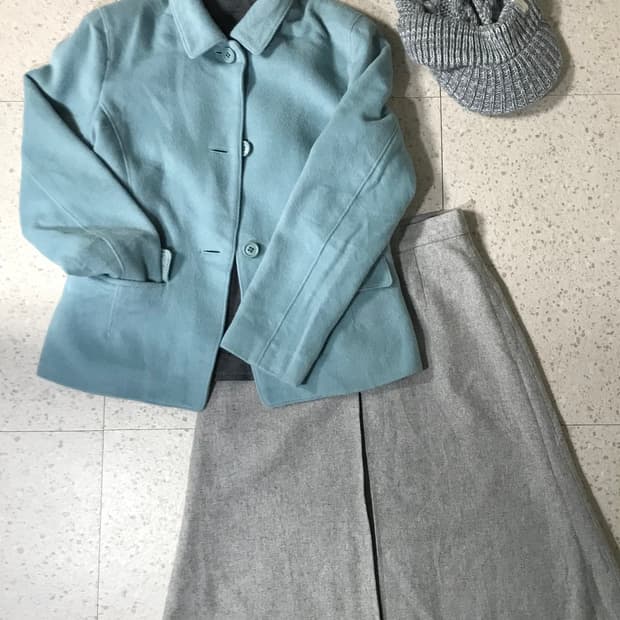 겨울 빈티지 소녀룩 ¡ 코트 미디스커트 비니