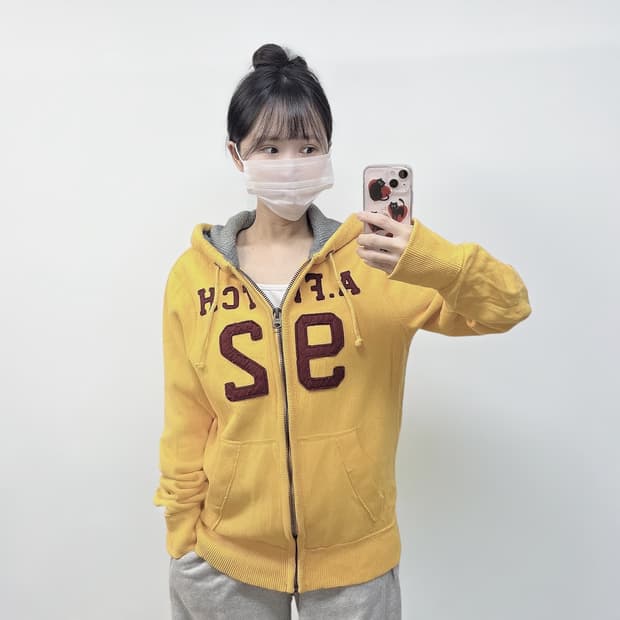 아베크롬비 피치 로고 후드집업 머스터드
