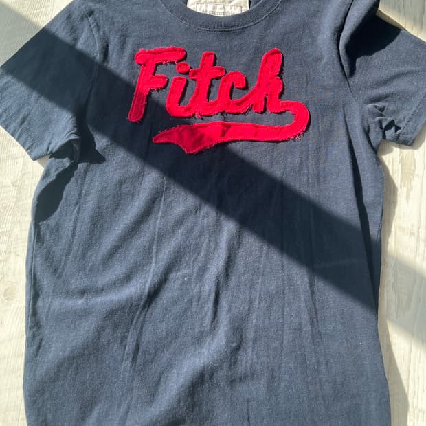 아베크롬비 반팔 자수 티셔츠